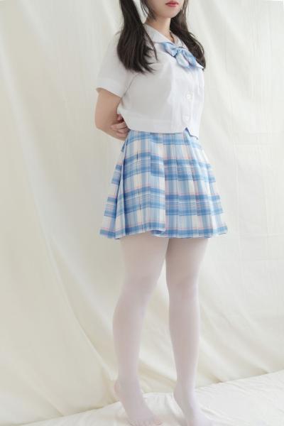 轻兰映画写真 HANA.001 蓝白格子裙